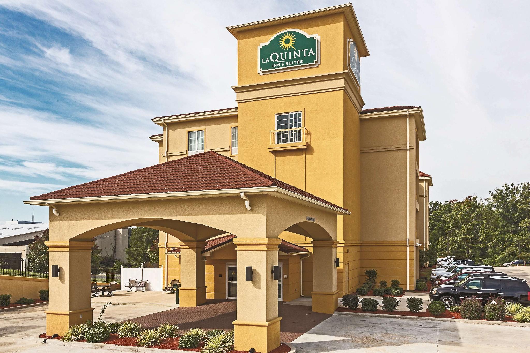 La Quinta By Wyndham Tupelo Hotel Exterior photo